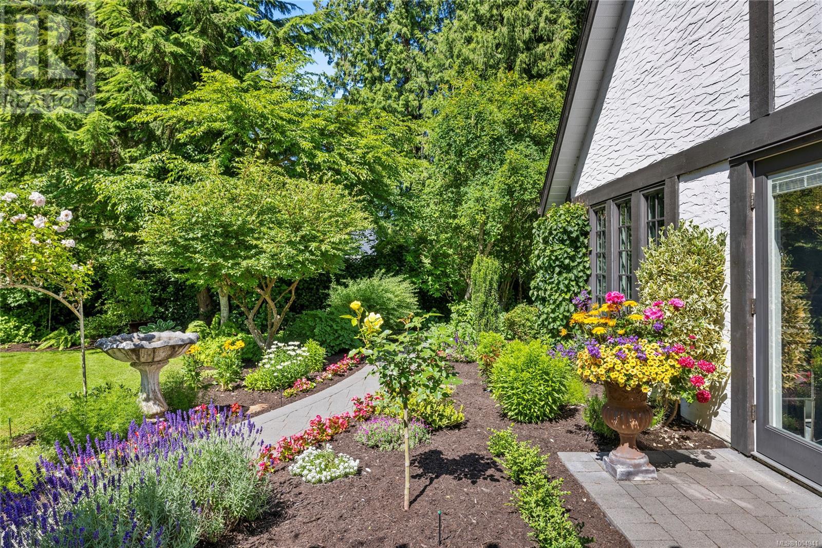 Photo 89 of 2534 Island Hwy W, Qualicum Beach BC