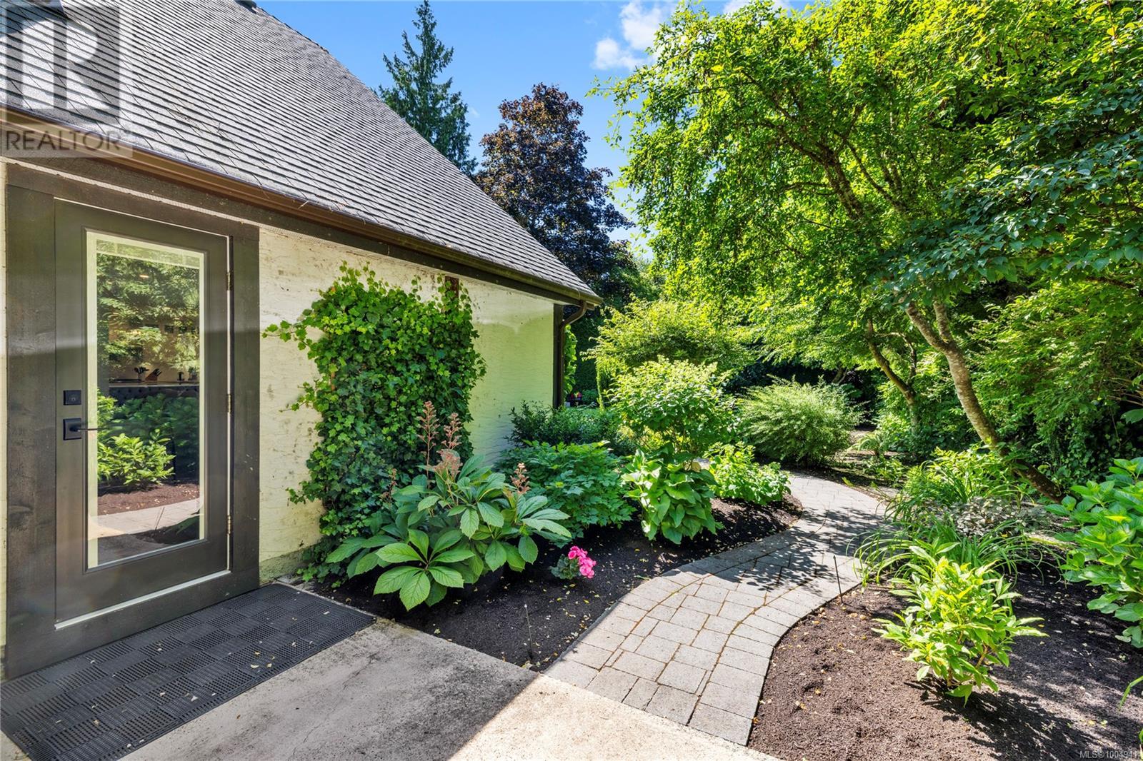 Photo 87 of 2534 Island Hwy W, Qualicum Beach BC