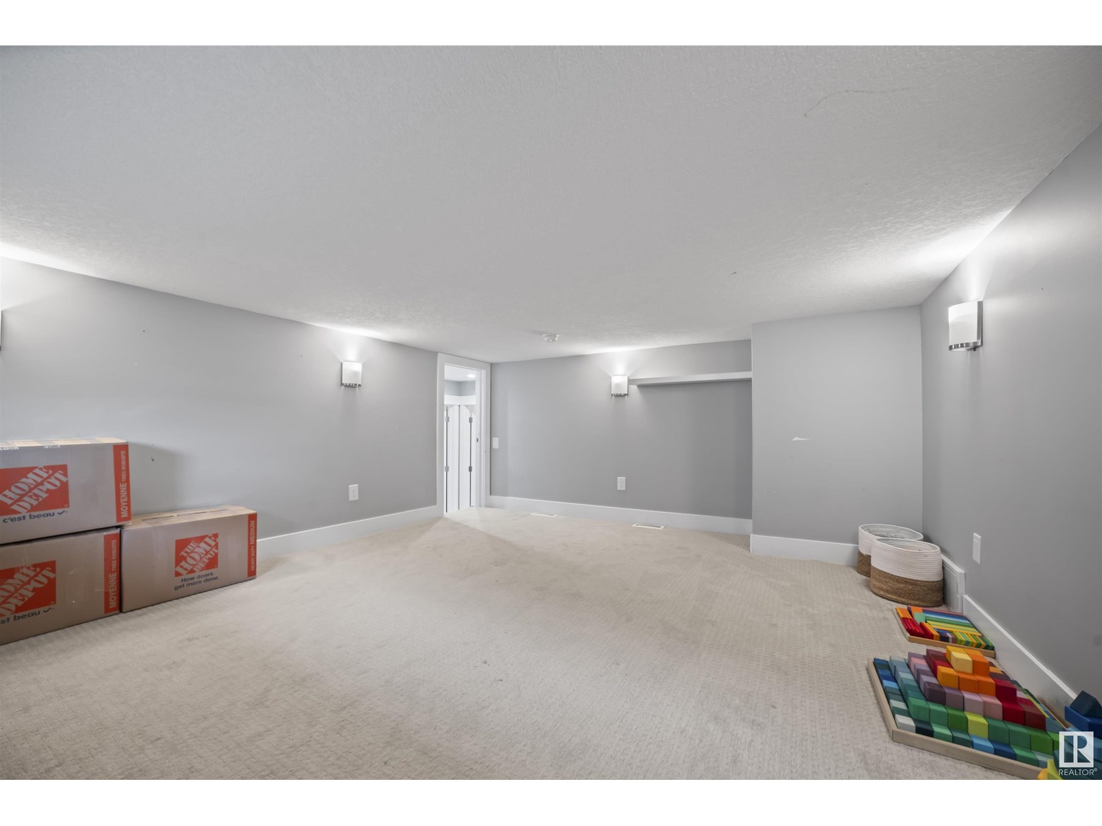 Photo 40 of 1012 148 Av Nw, Edmonton AB