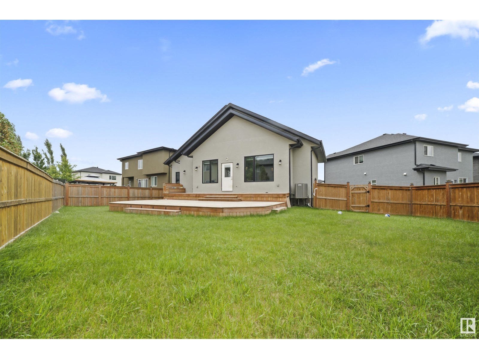 Photo 42 of 1012 148 Av Nw, Edmonton AB