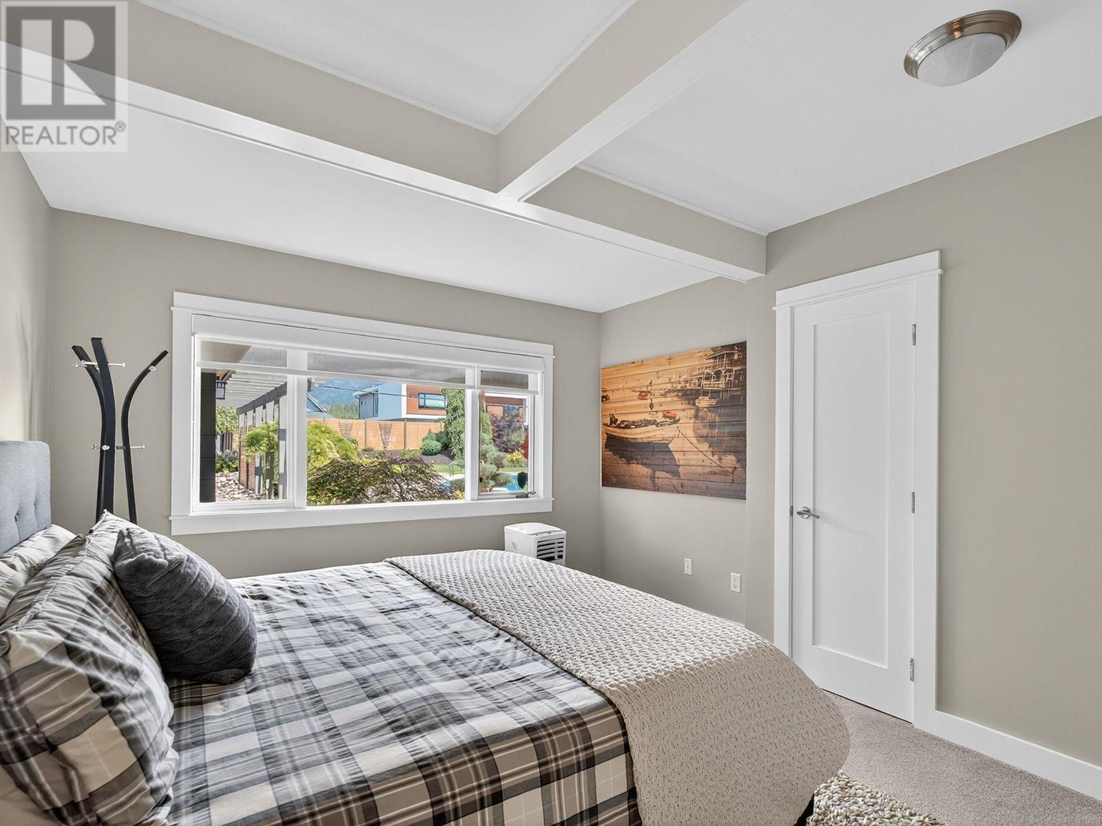  1661 Pritchard Drive, West Kelowna