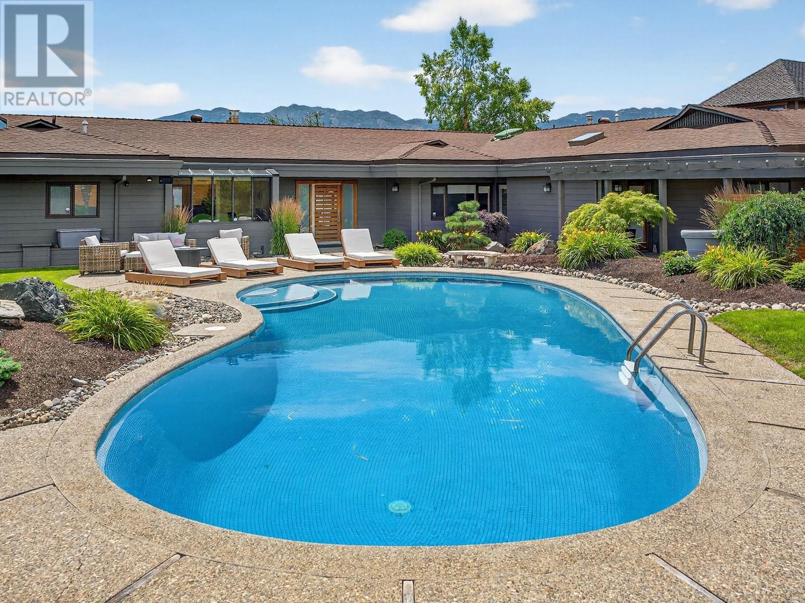  1661 Pritchard Drive, West Kelowna