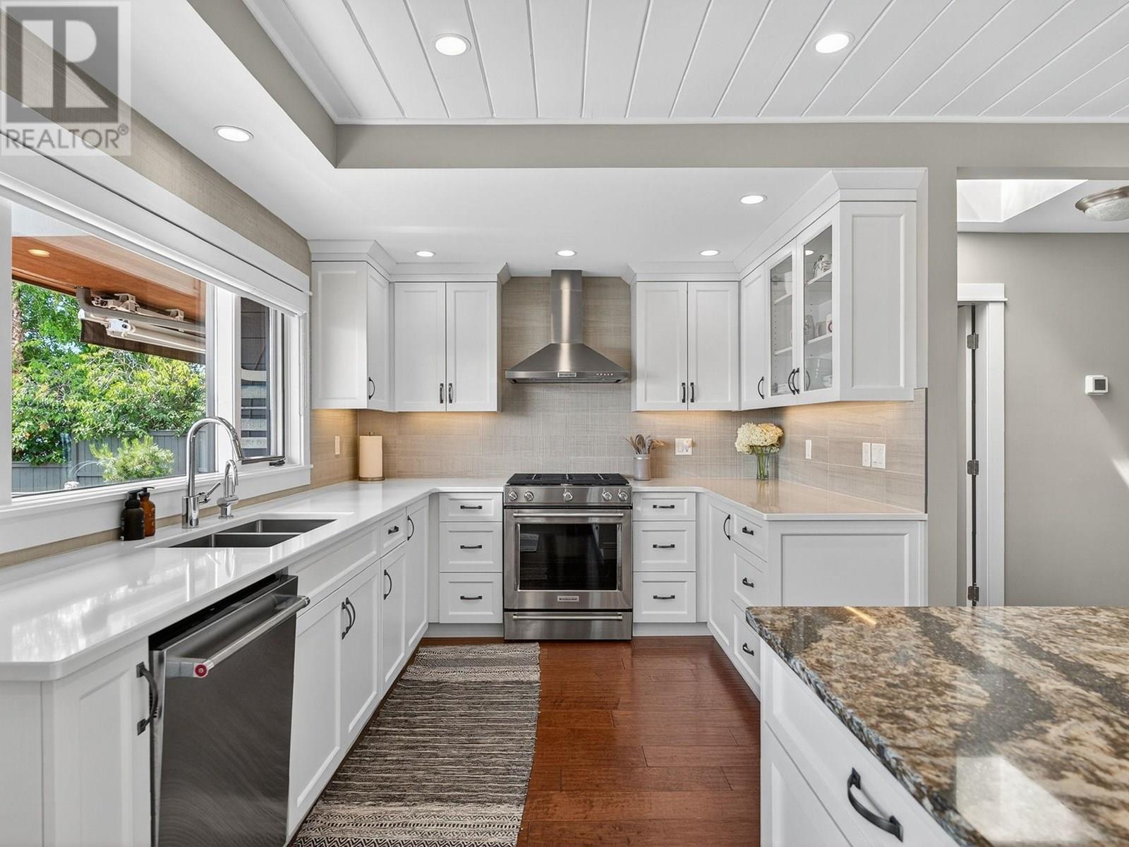  1661 Pritchard Drive, West Kelowna