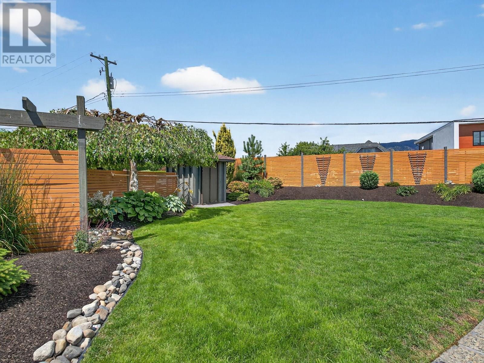  1661 Pritchard Drive, West Kelowna