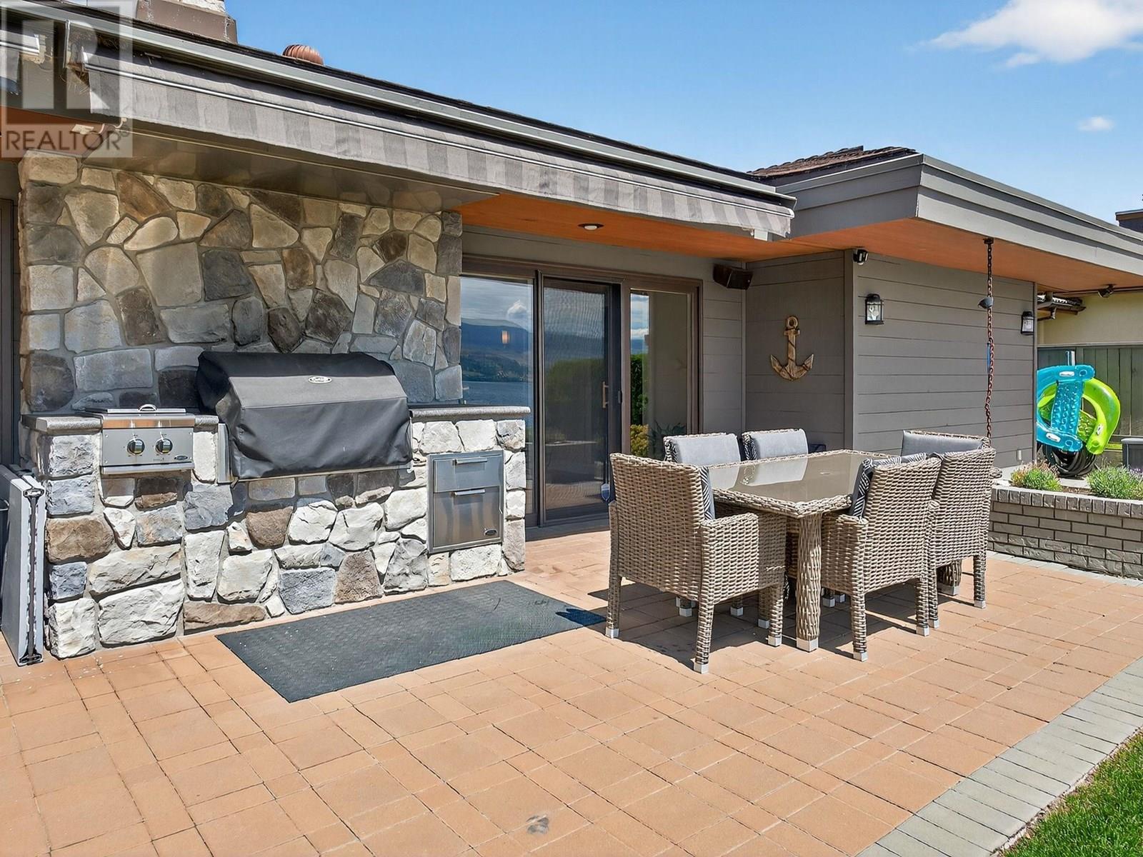  1661 Pritchard Drive, West Kelowna
