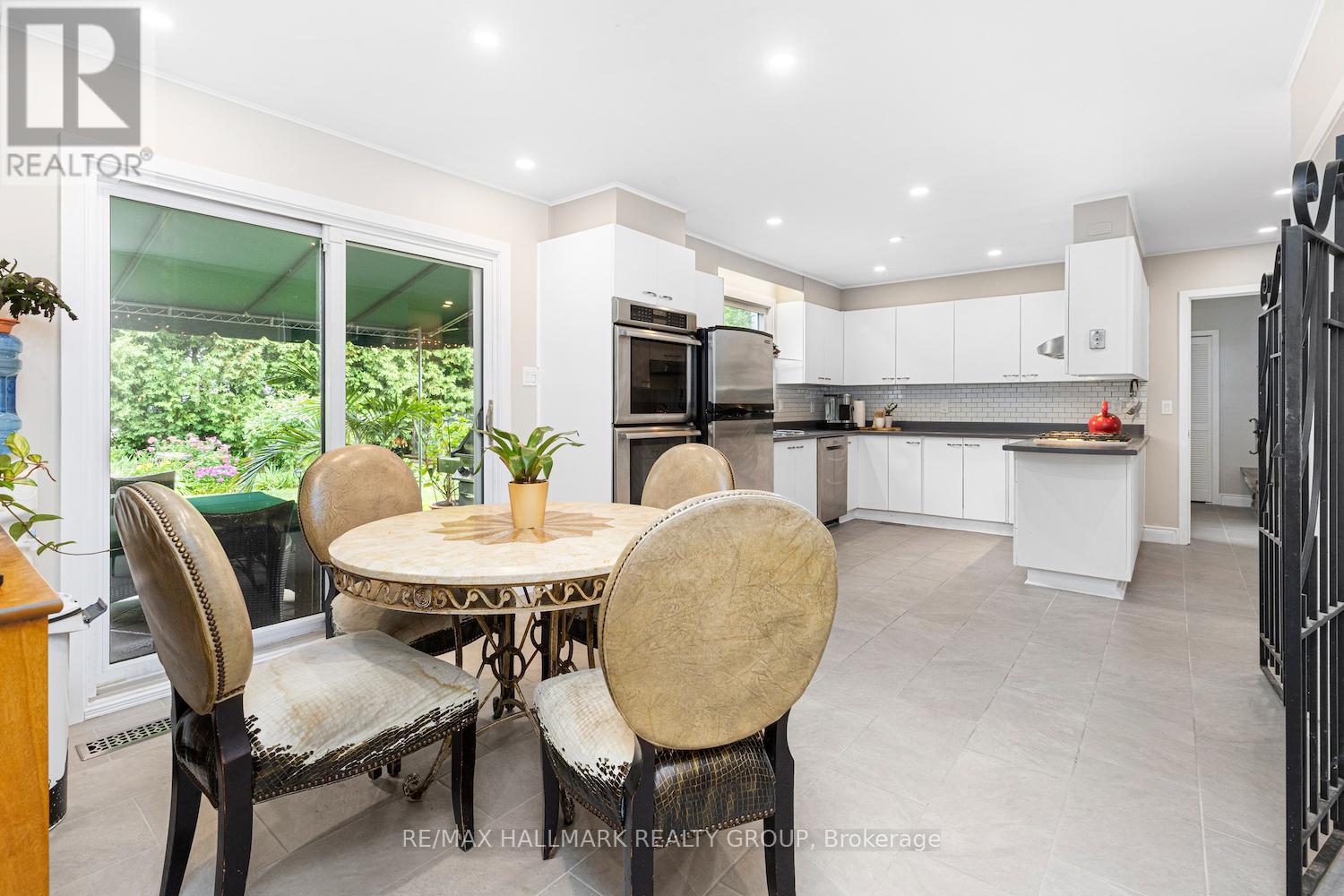 Photo 14 of 2435 Georgina Drive, Ottawa ON