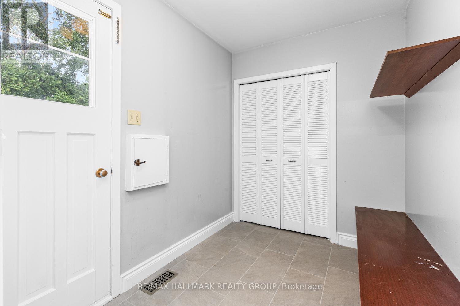 Photo 3 of 2435 Georgina Drive, Ottawa ON