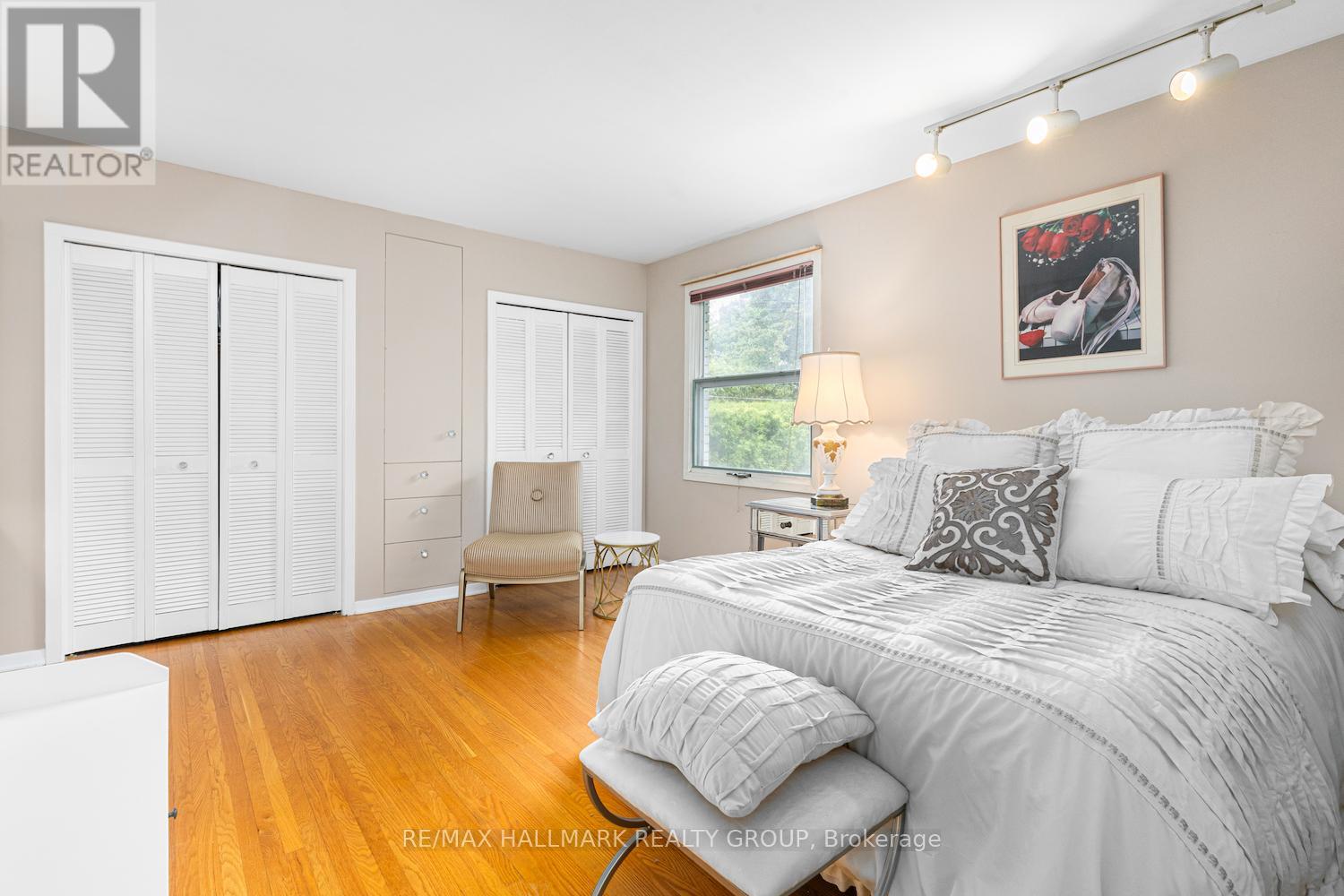 Photo 34 of 2435 Georgina Drive, Ottawa ON