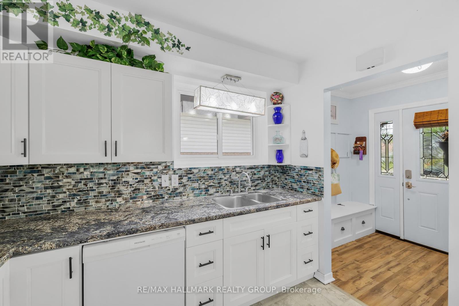 Photo 21 of 1182 Queensland Place, Brockville ON