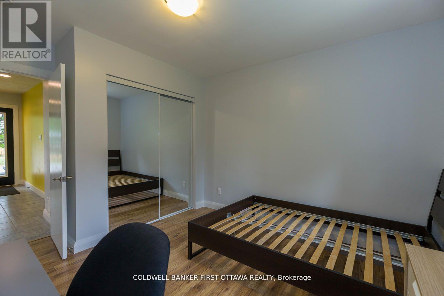 Photo 16 of 34 Westwood Drive, Ottawa ON