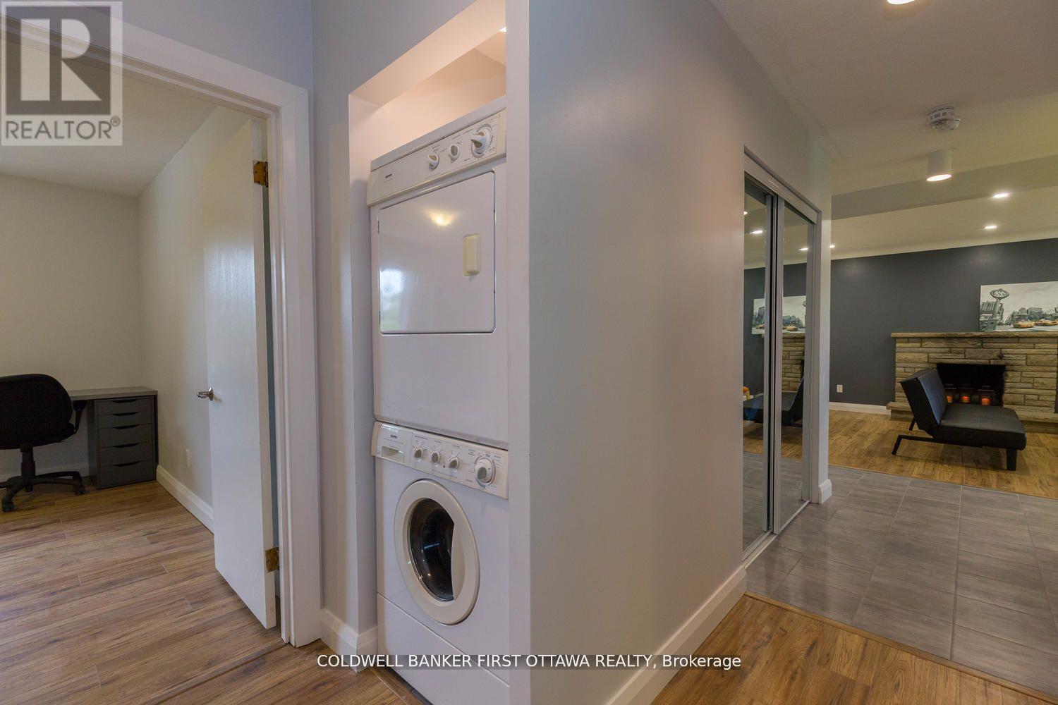 Photo 18 of 34 Westwood Drive, Ottawa ON
