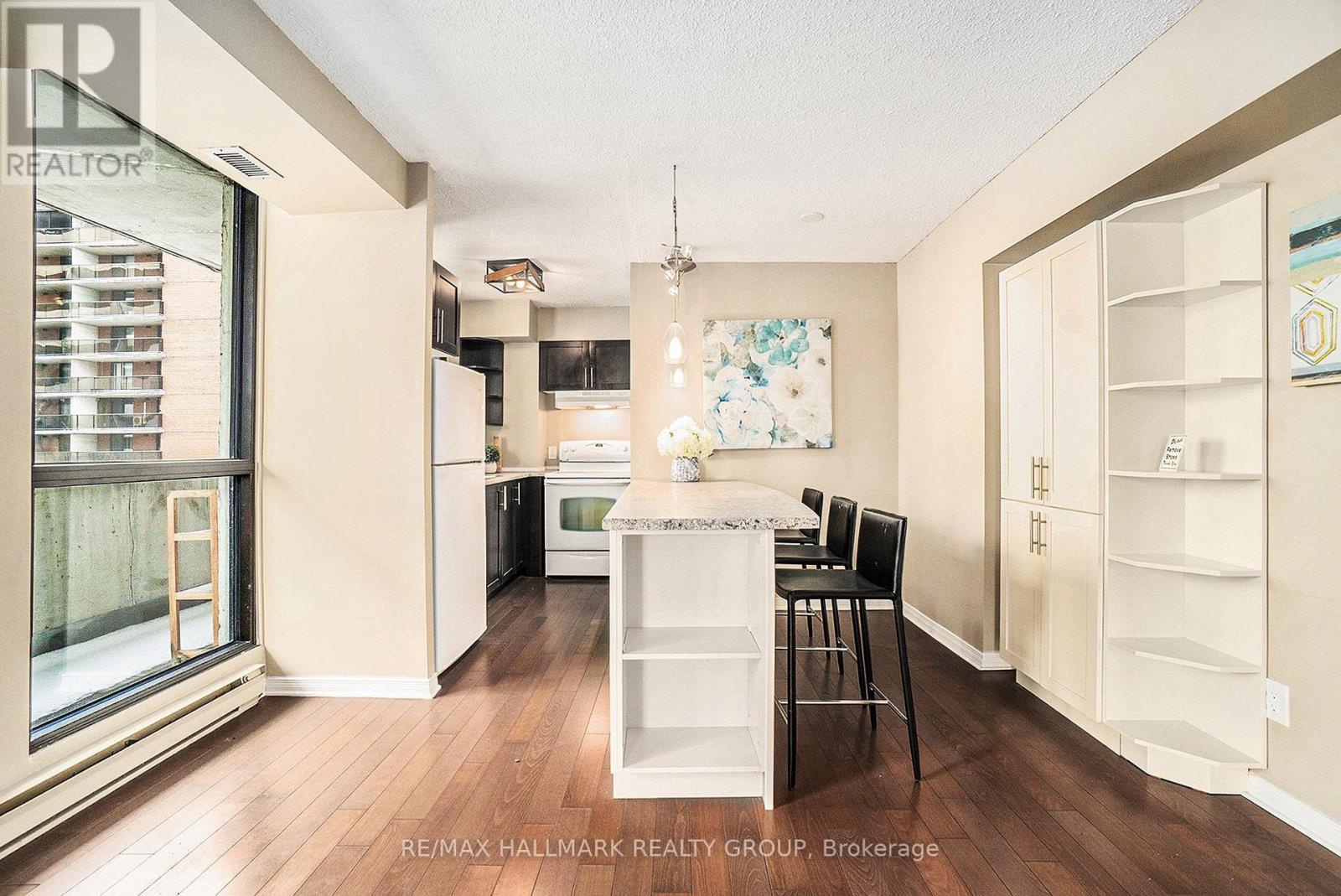 Photo 9 of 1102 200 Bay Street N, Ottawa ON