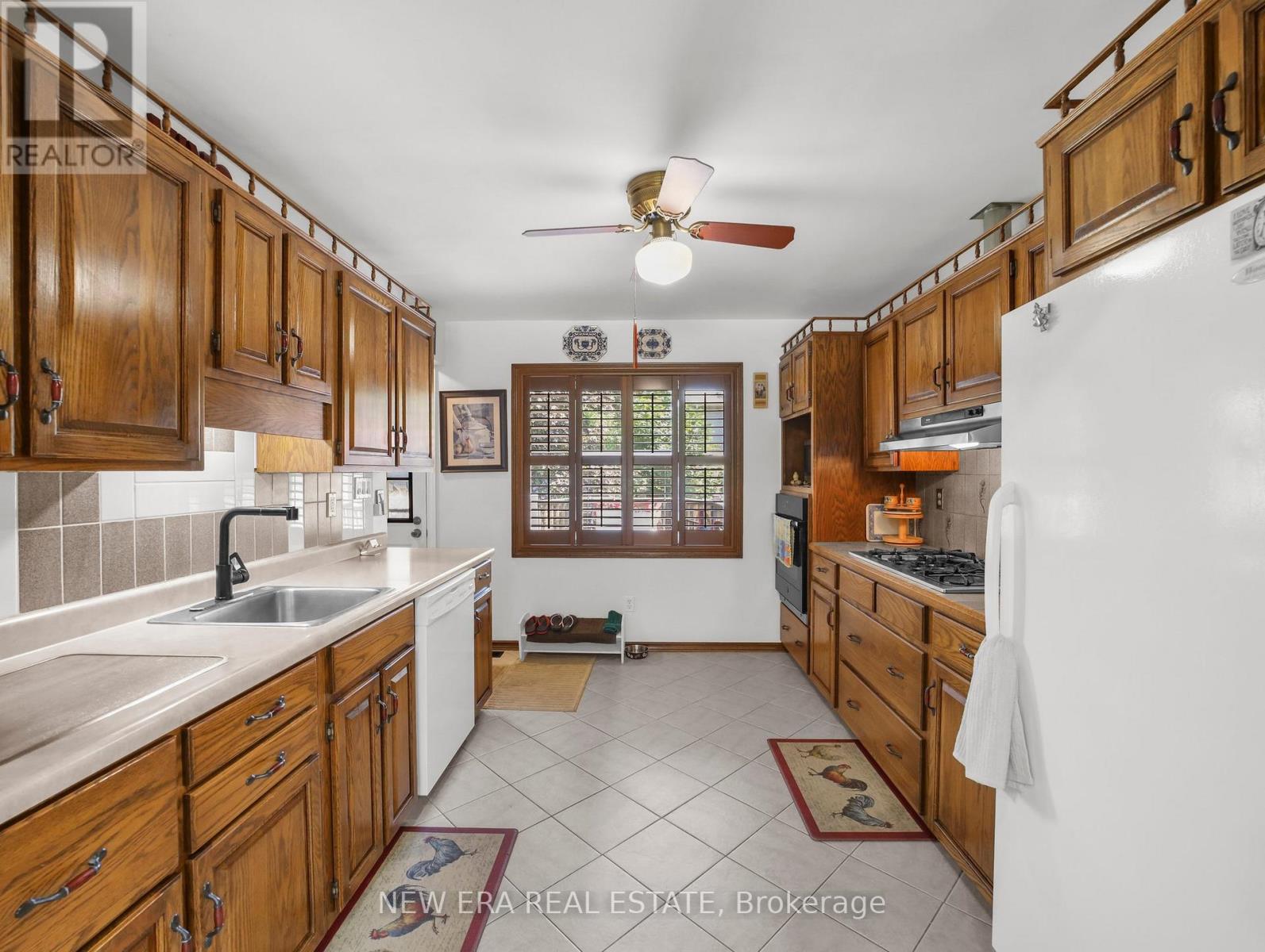 Photo 10 of 43 Rowanwood Avenue, Brantford ON