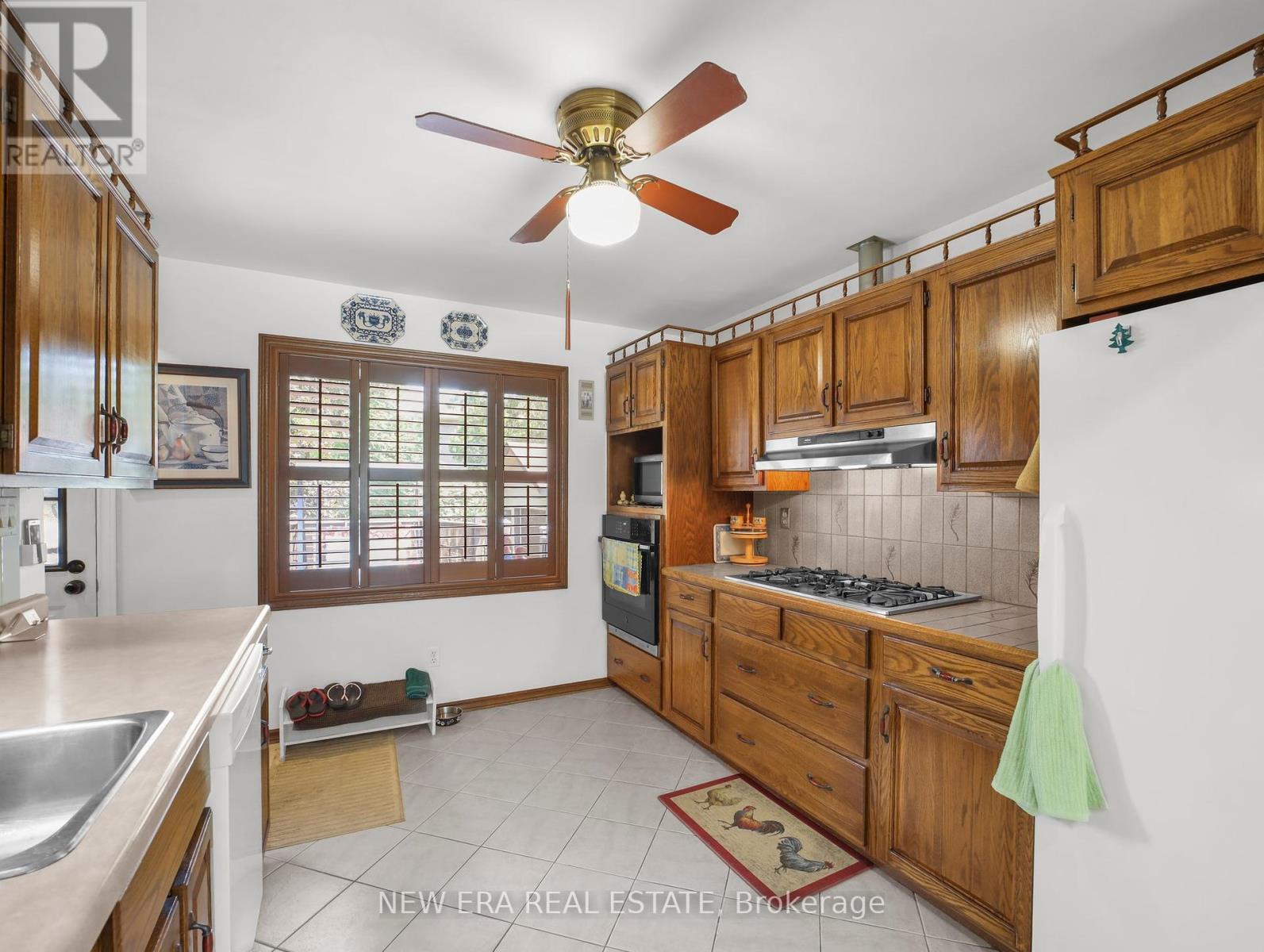 Photo 11 of 43 Rowanwood Avenue, Brantford ON