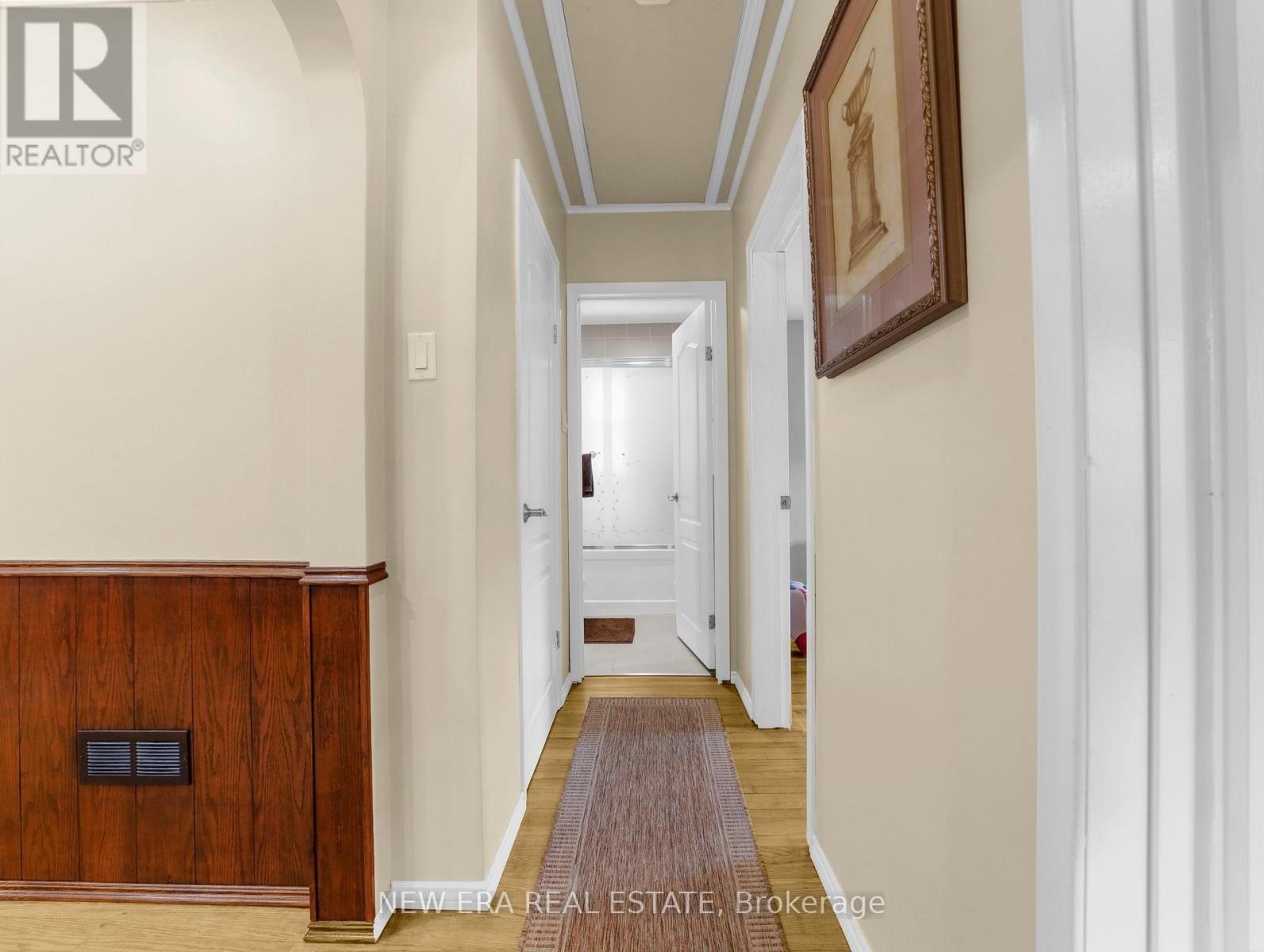 Photo 14 of 43 Rowanwood Avenue, Brantford ON