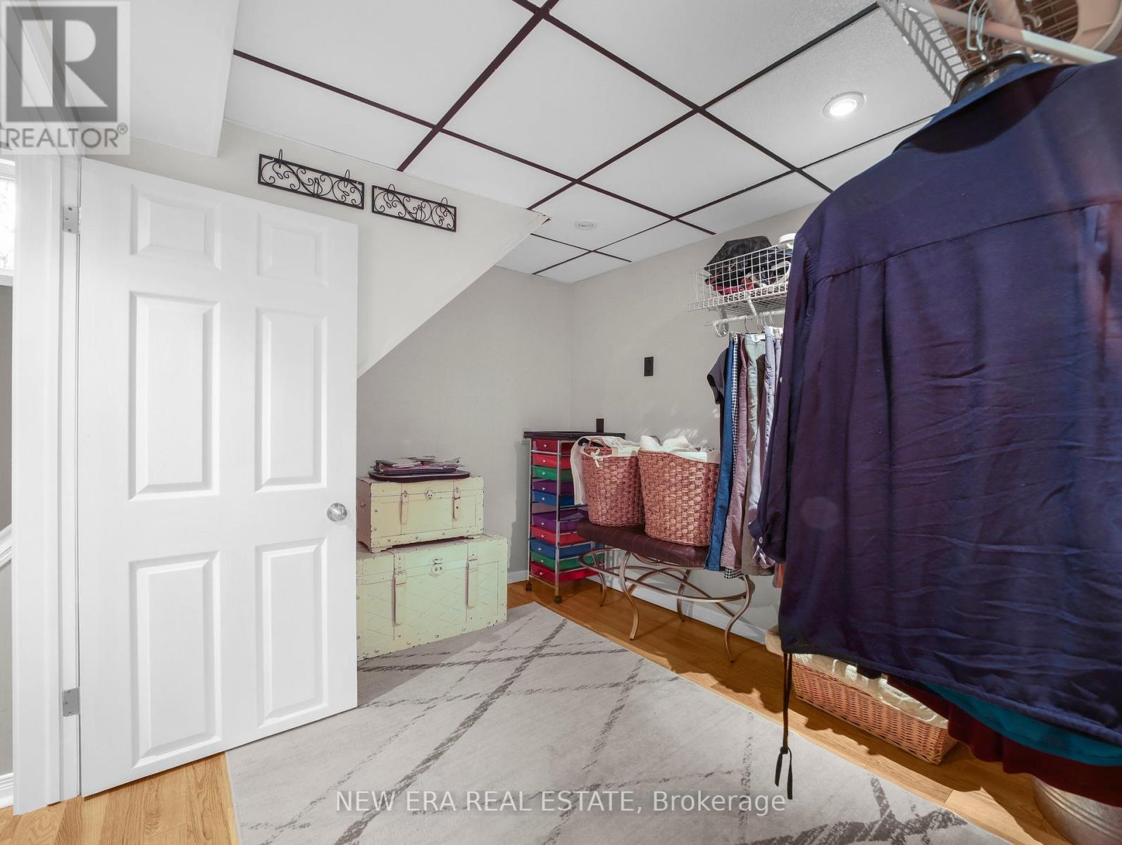 Photo 30 of 43 Rowanwood Avenue, Brantford ON