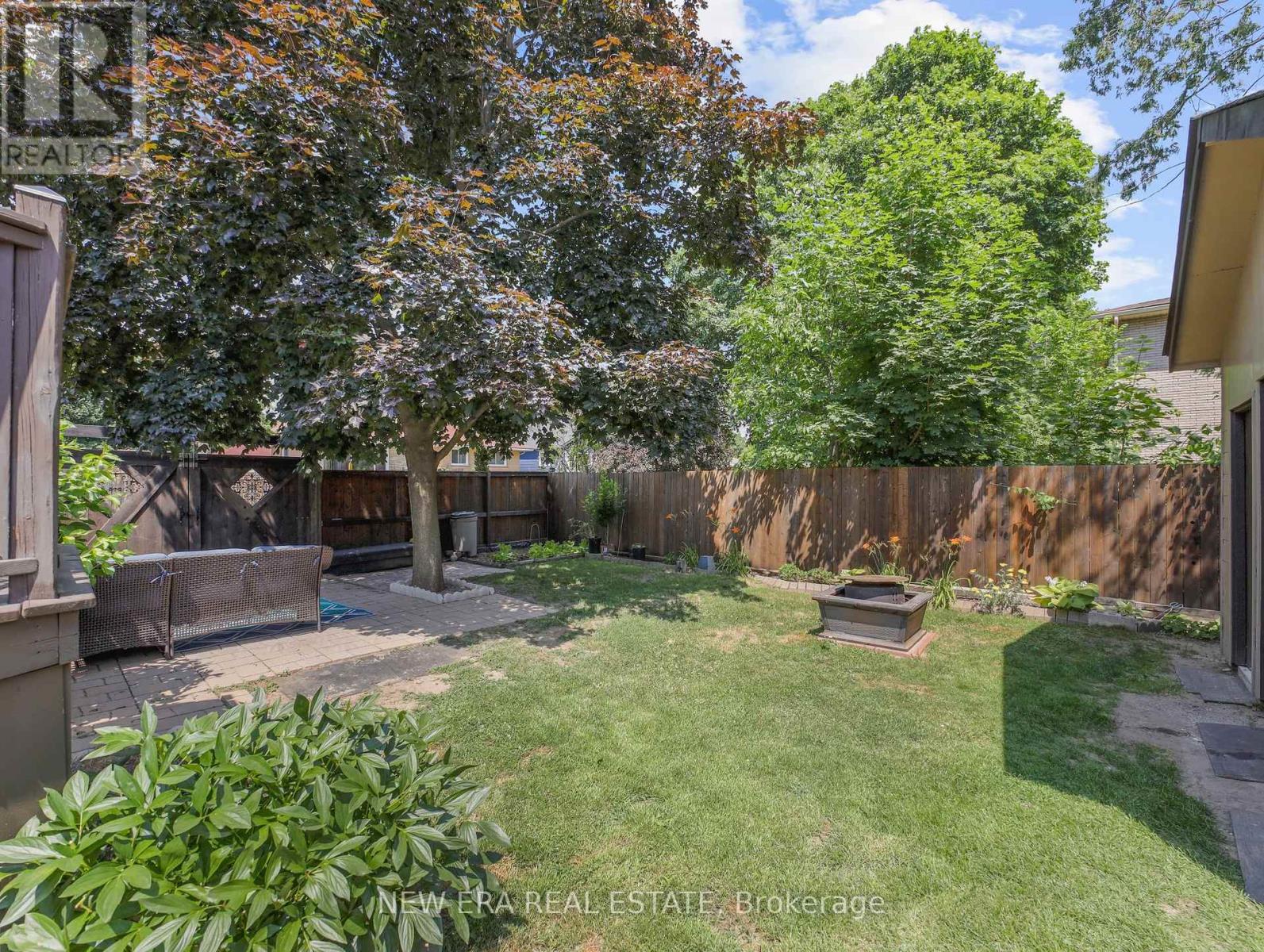 Photo 38 of 43 Rowanwood Avenue, Brantford ON