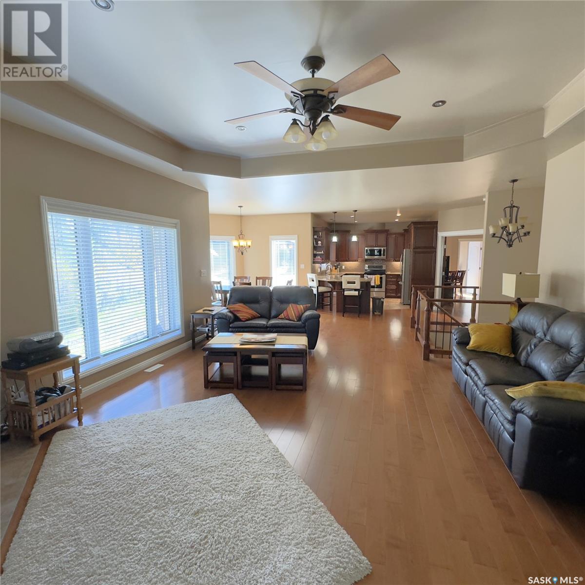 Photo 1 of 82 Estates Drive, Elk Ridge SK
