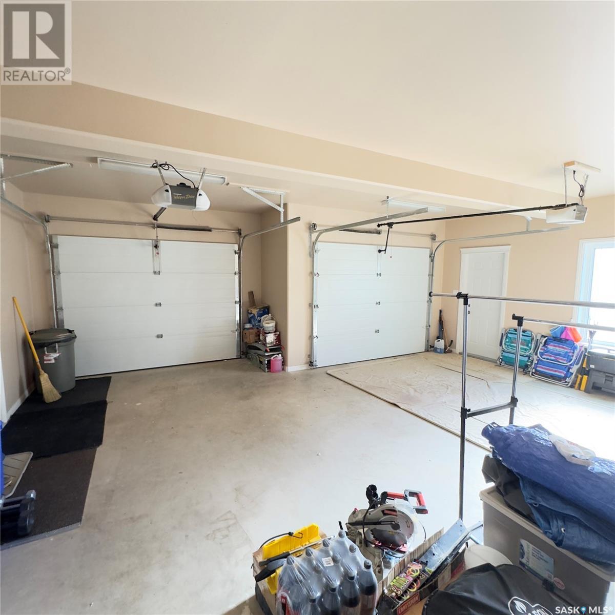 Photo 24 of 82 Estates Drive, Elk Ridge SK