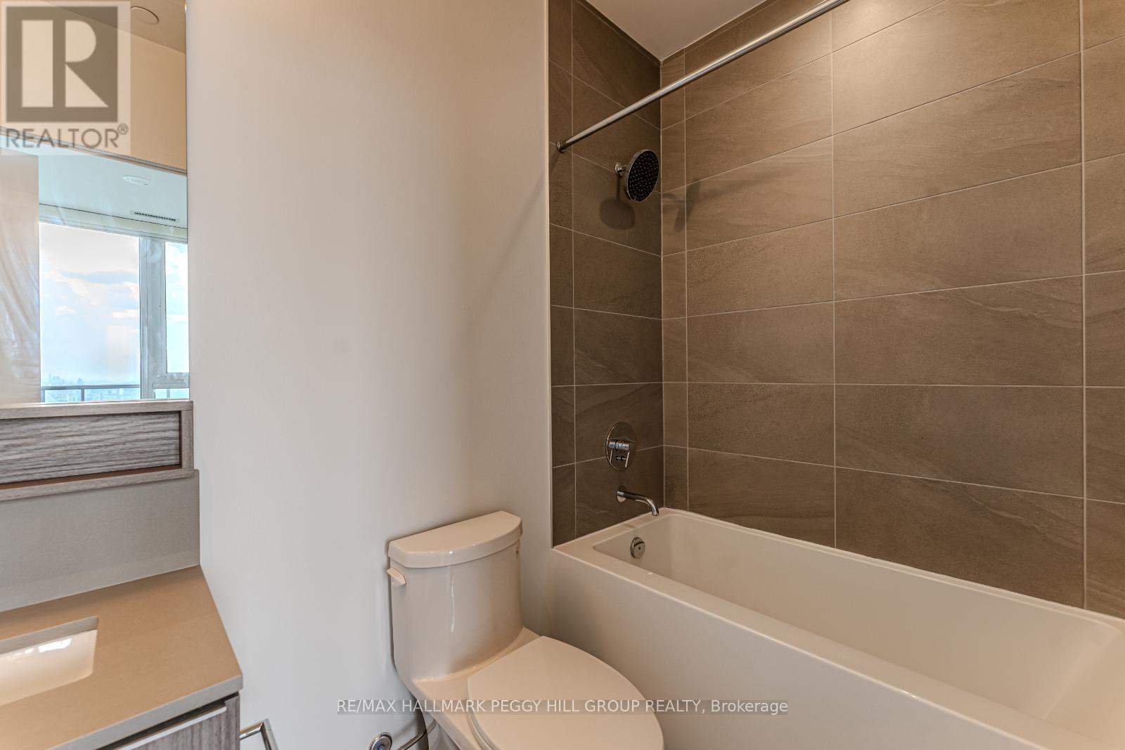 Photo 11 of Ph 05 5 Buttermill Avenue, Vaughan ON