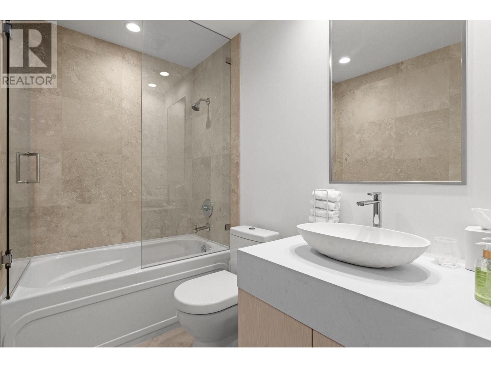 Photo 10 of 701 628 Kinghorne Mews, Vancouver BC