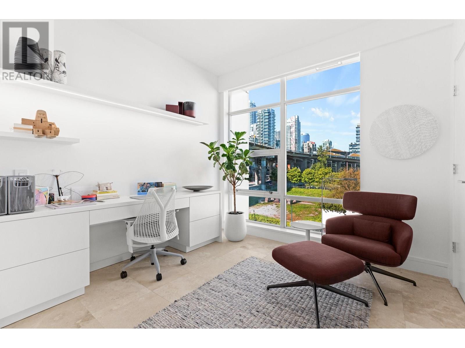 Photo 3 of 701 628 Kinghorne Mews, Vancouver BC
