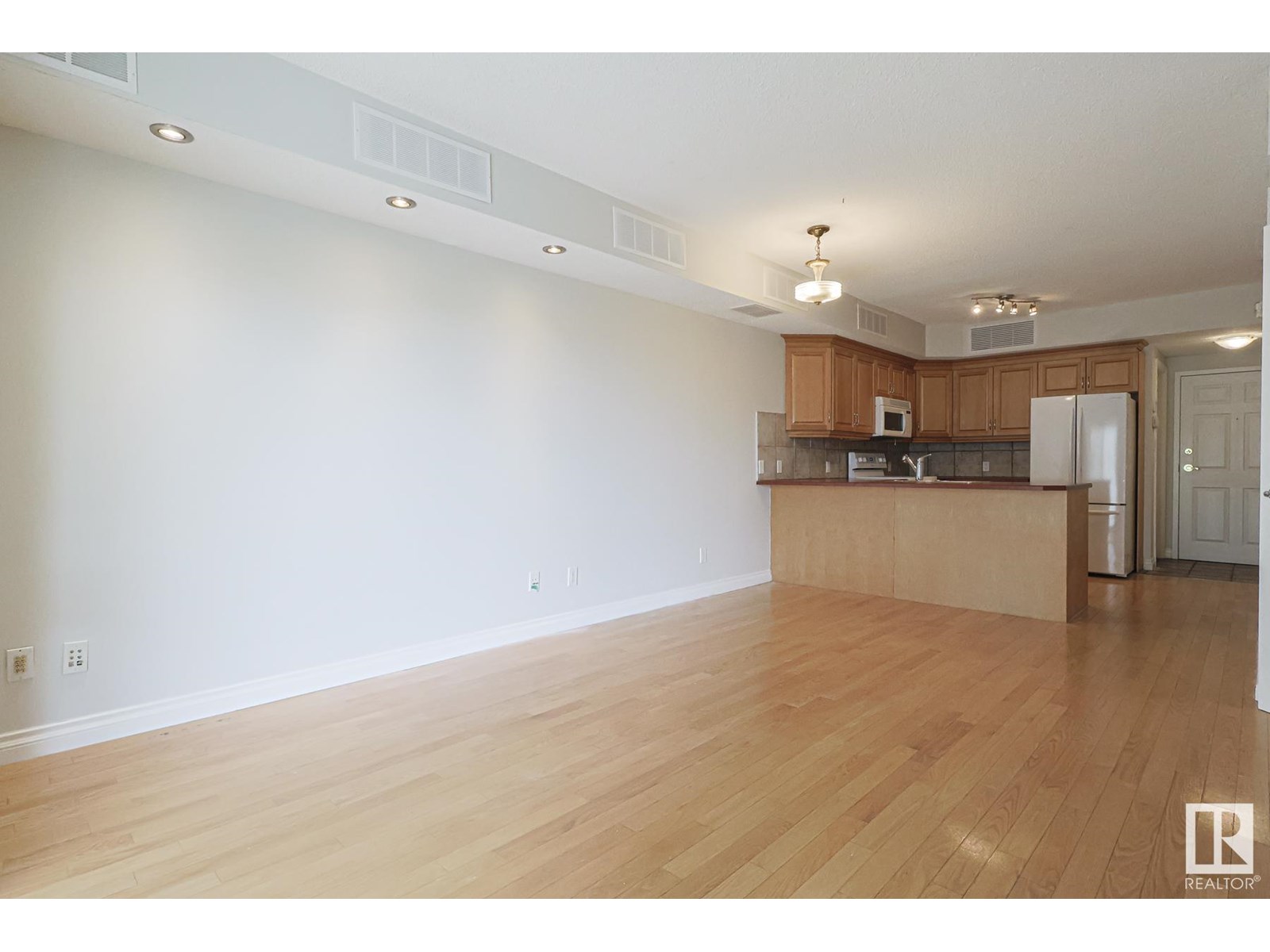 Photo 10 of 502 11111 82 Av Nw Nw, Edmonton AB