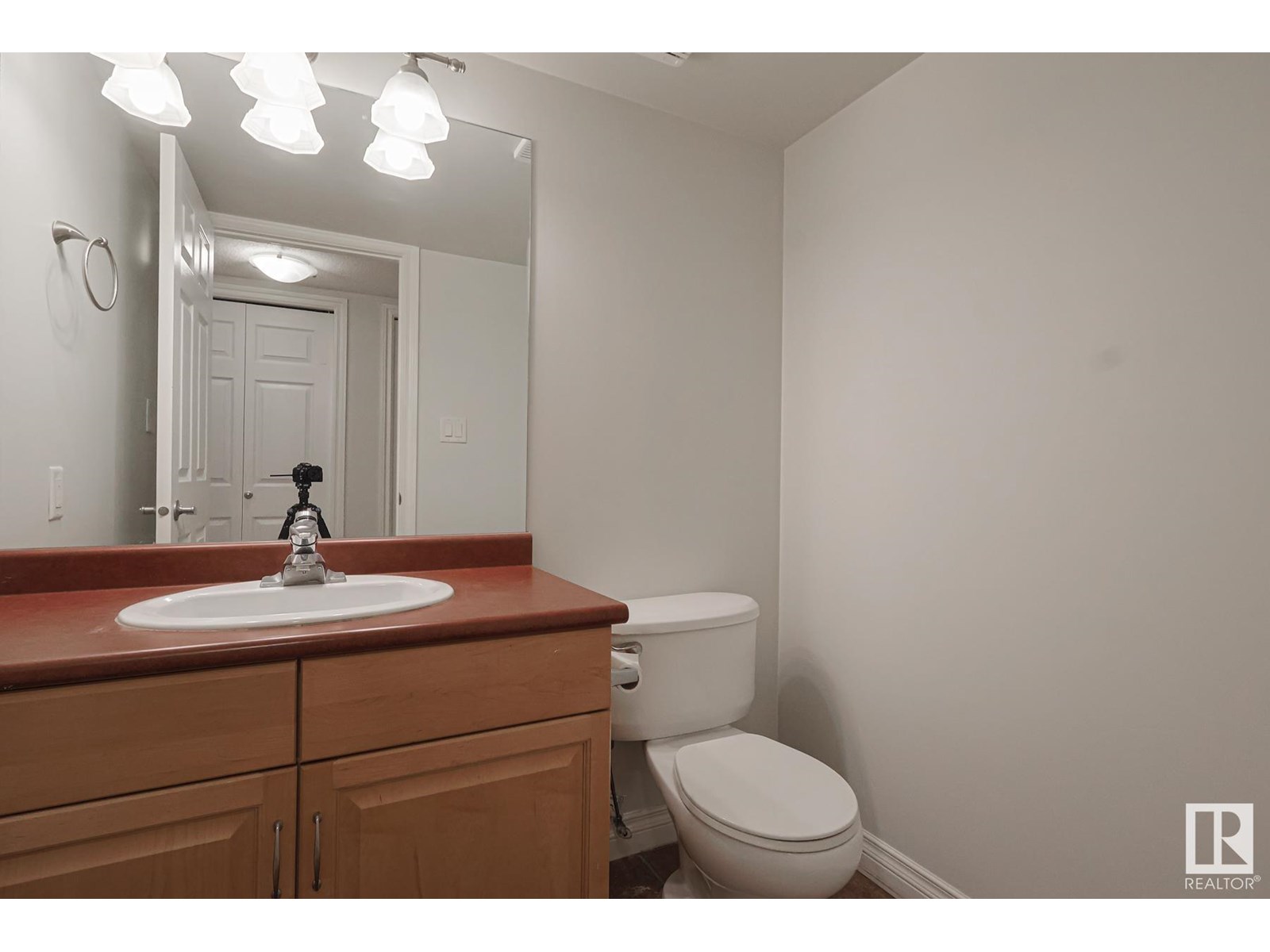 Photo 21 of 502 11111 82 Av Nw Nw, Edmonton AB