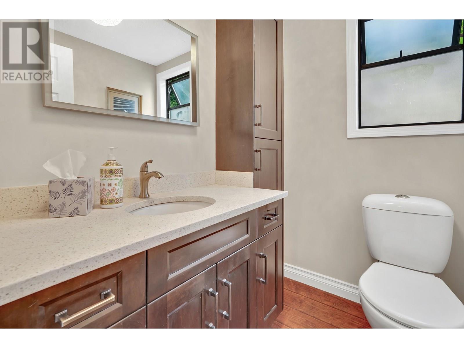 Photo 12 of 496 Glenbrook Drive, New Westminster BC