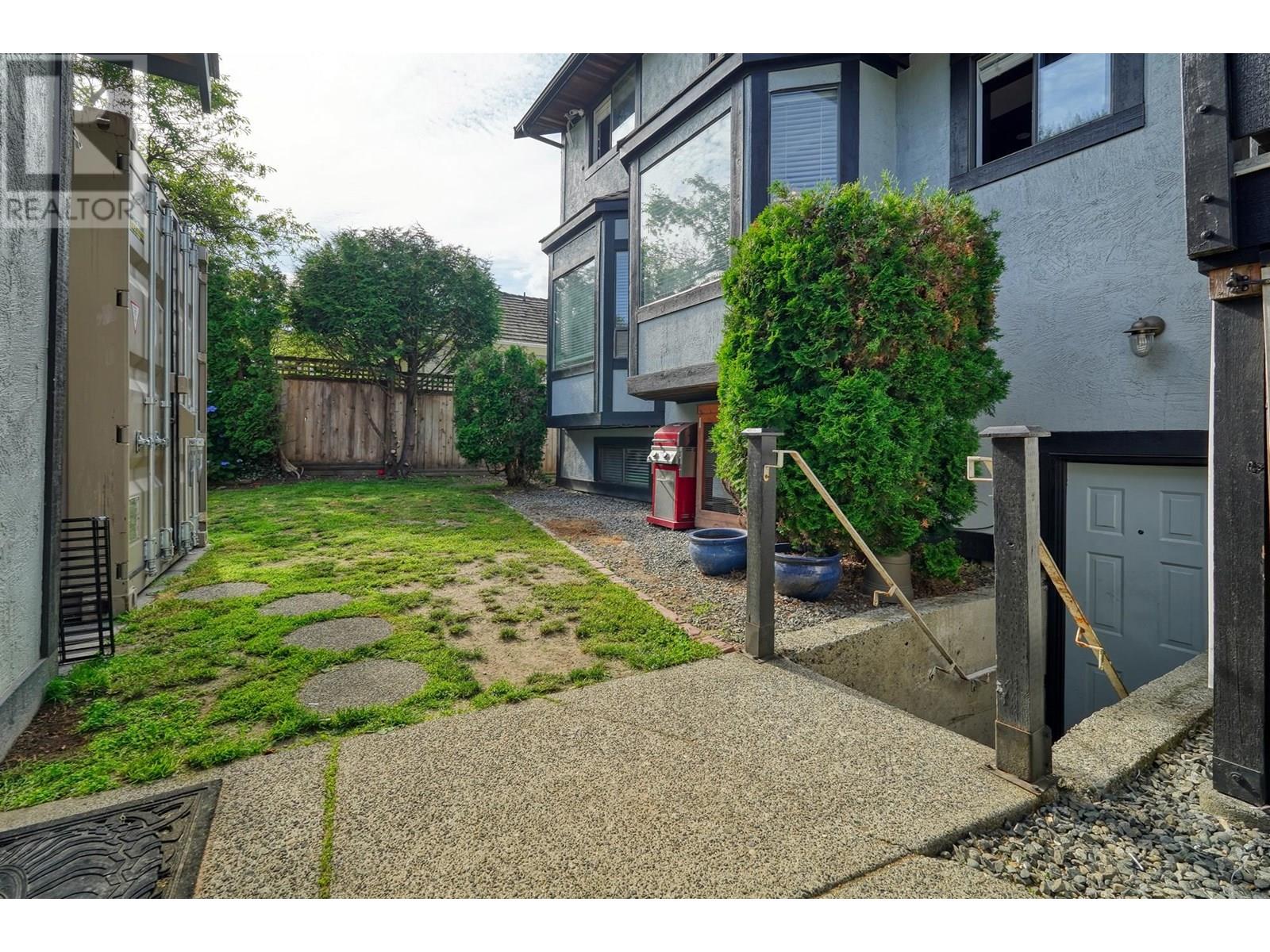 Photo 6 of 496 Glenbrook Drive, New Westminster BC