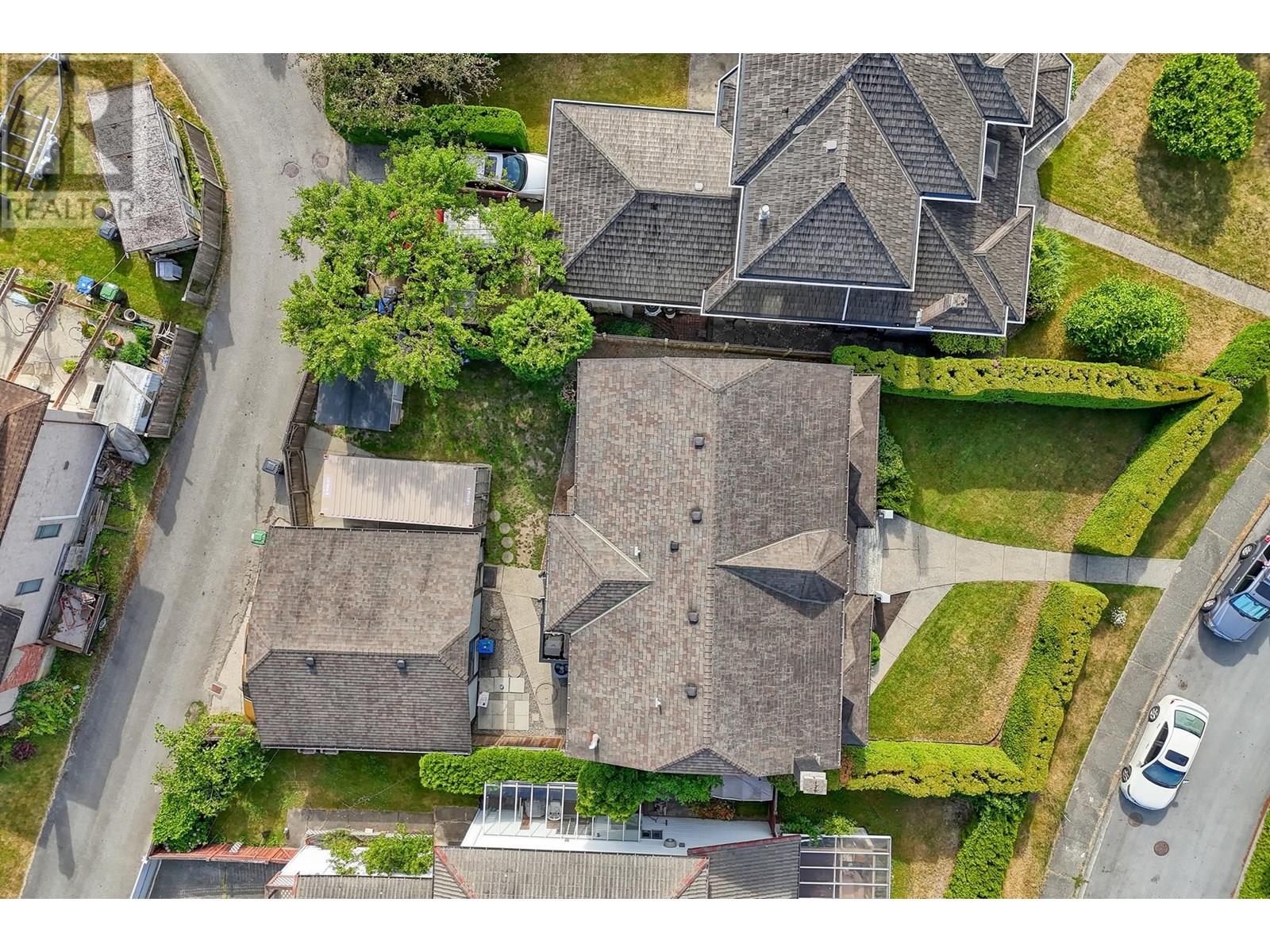 Photo 3 of 496 Glenbrook Drive, New Westminster BC