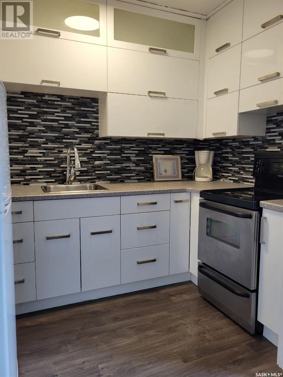Photo 10 of 41 400 4th Avenue N, Saskatoon SK