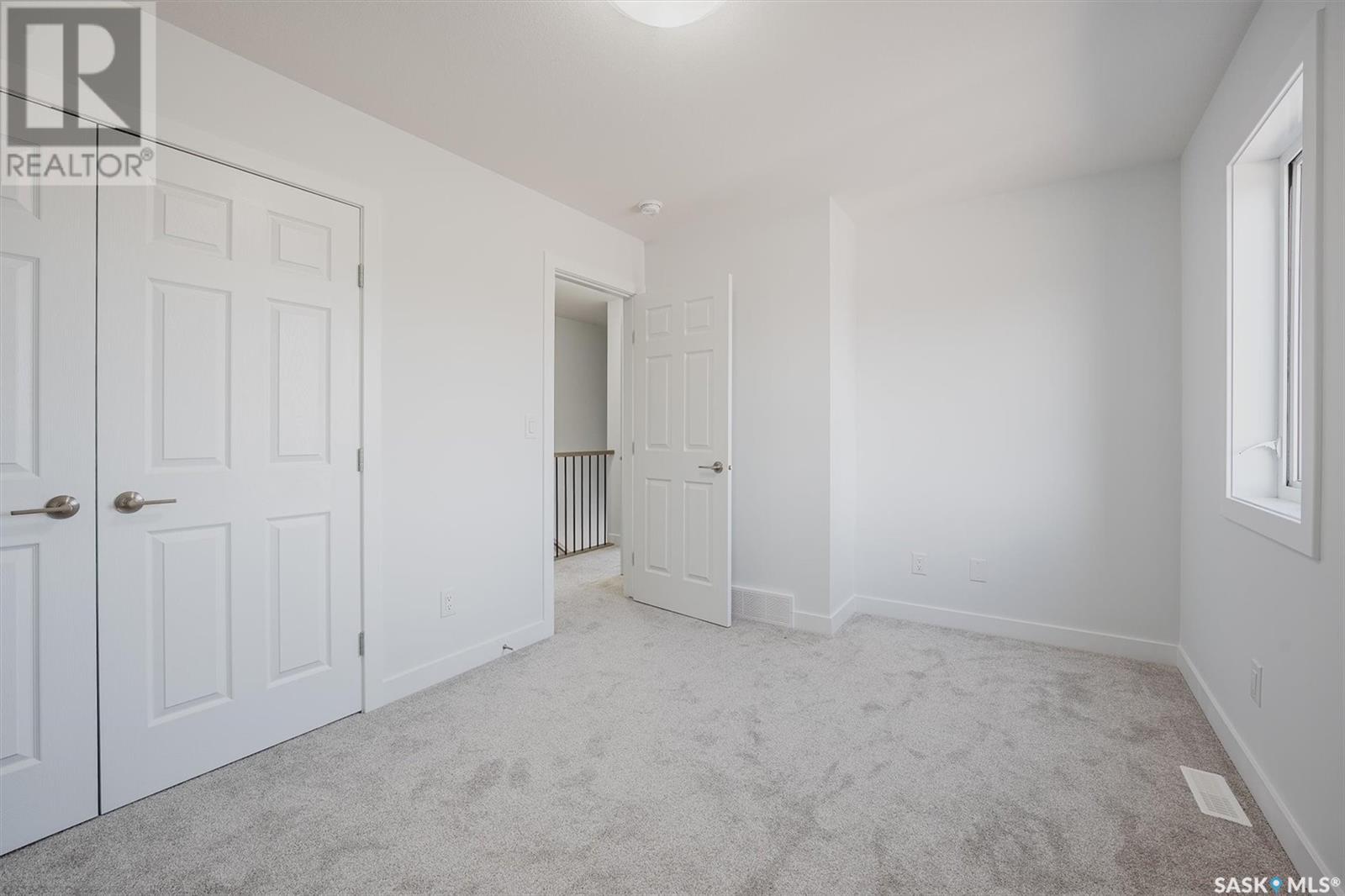 Photo 7 of 419 L Avenue S, Saskatoon SK