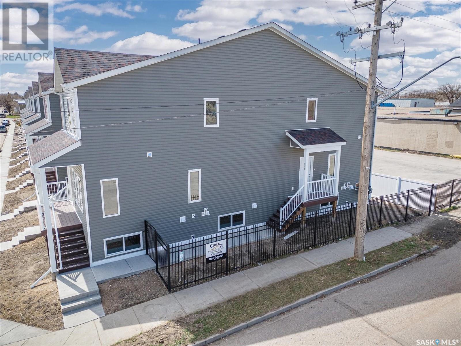 Photo 13 of 419 L Avenue S, Saskatoon SK
