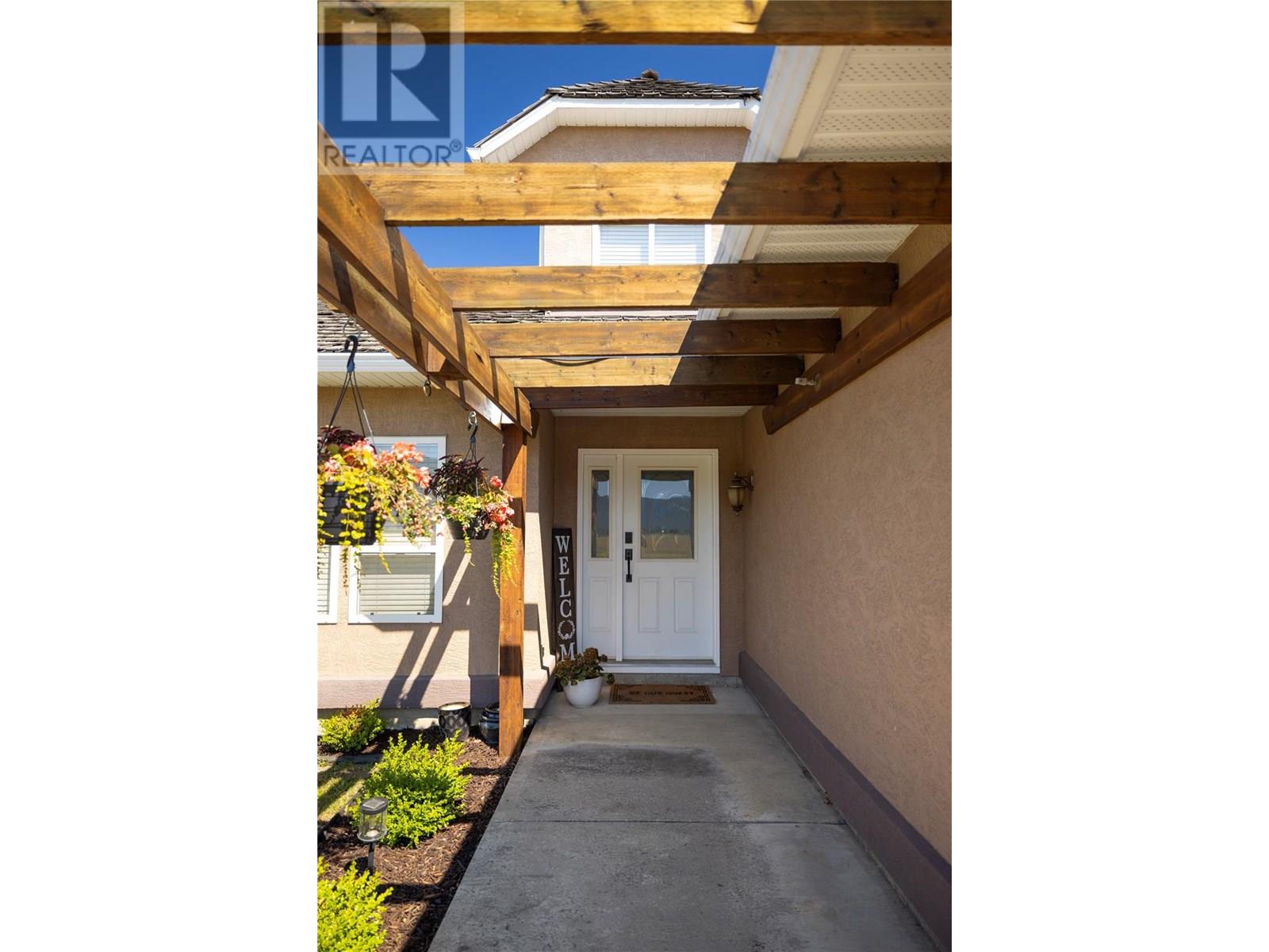 2028 Okanagan Street, Armstrong