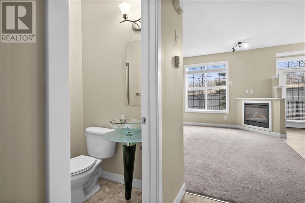 Single Family House for Sale in  Rockyspring Grove NW Rocky Ridge Calgary 