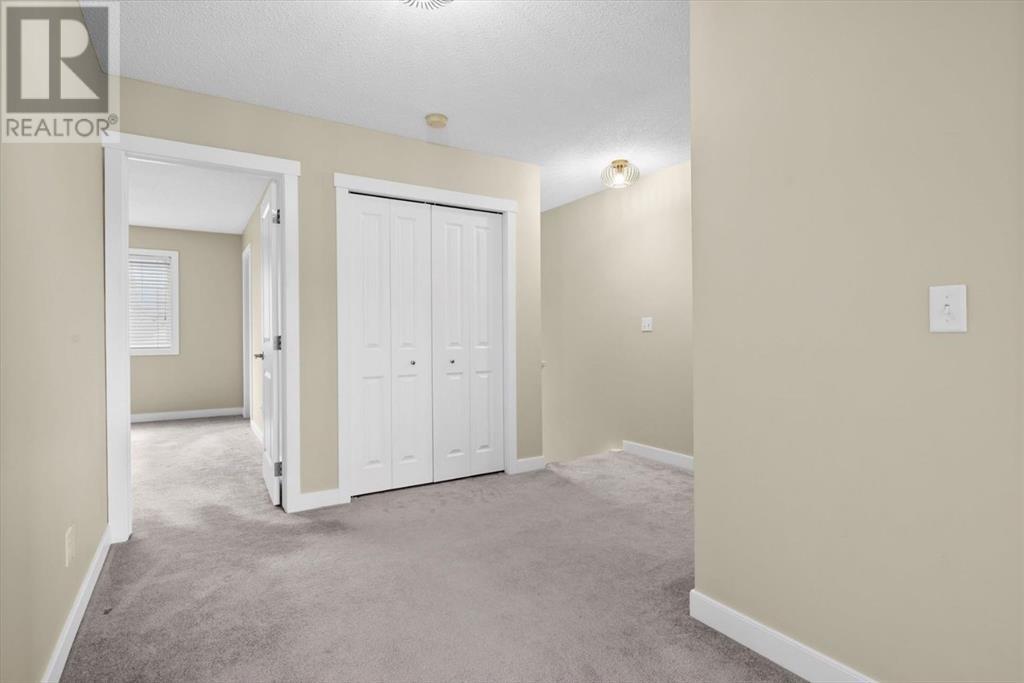 Single Family House for Sale in  Rockyspring Grove NW Rocky Ridge Calgary 