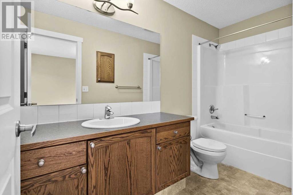 Single Family House for Sale in  Rockyspring Grove NW Rocky Ridge Calgary 
