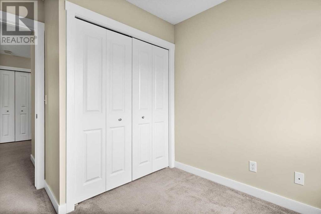 Single Family House for Sale in  Rockyspring Grove NW Rocky Ridge Calgary 