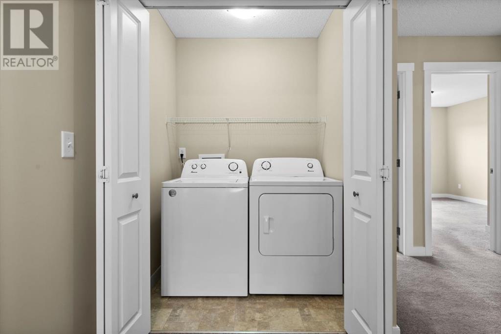 Single Family House for Sale in  Rockyspring Grove NW Rocky Ridge Calgary 