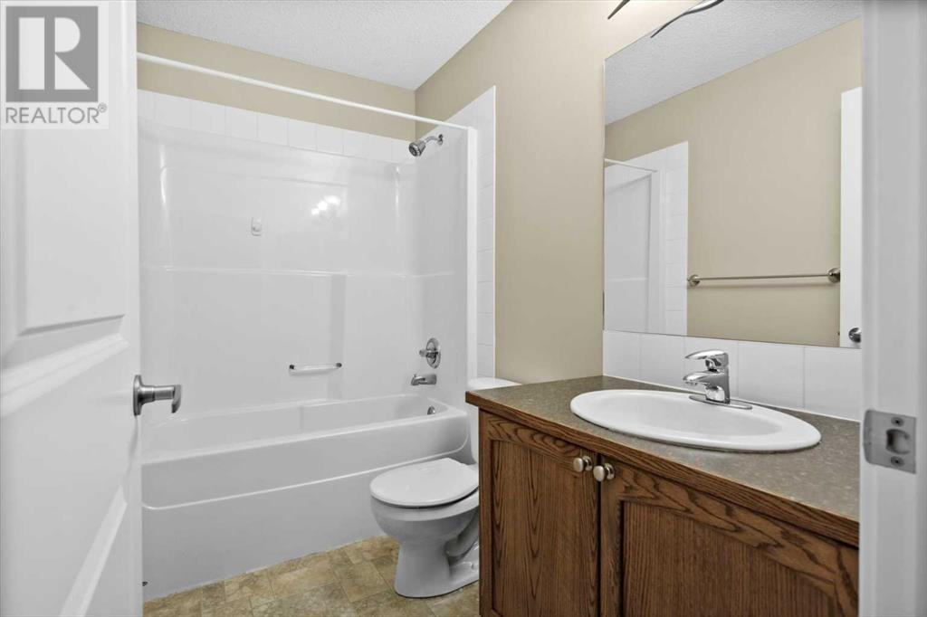 Single Family House for Sale in  Rockyspring Grove NW Rocky Ridge Calgary 