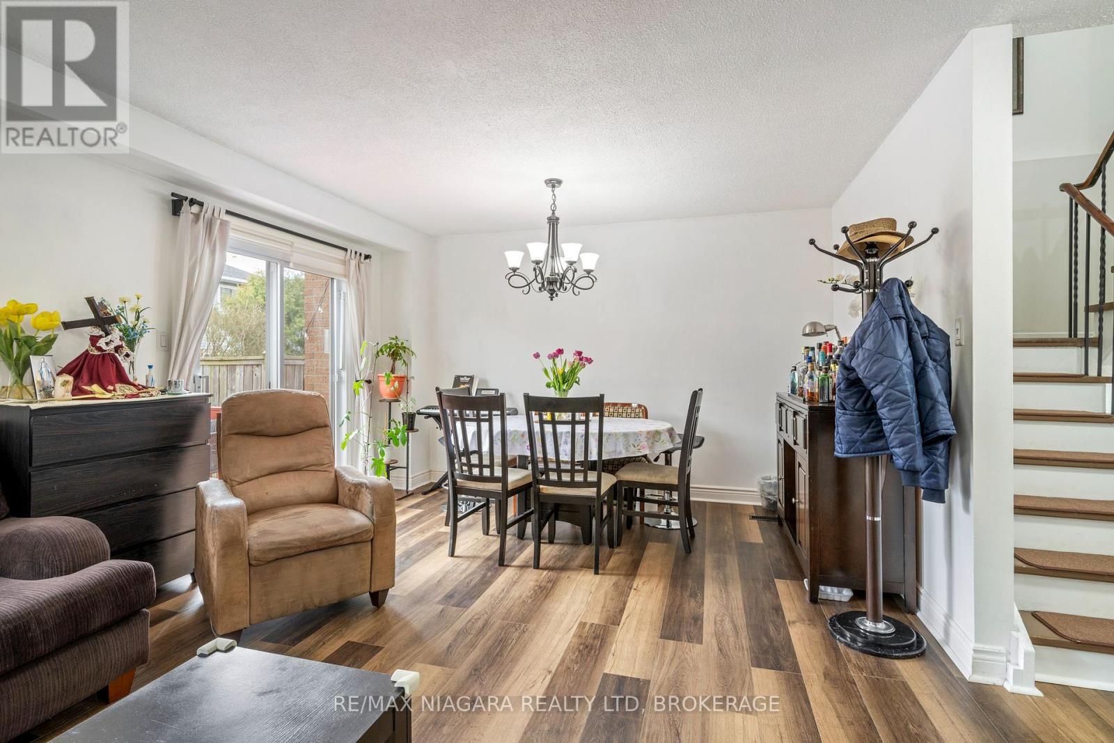 Photo 12 of 14 Bryant Court, Brampton ON