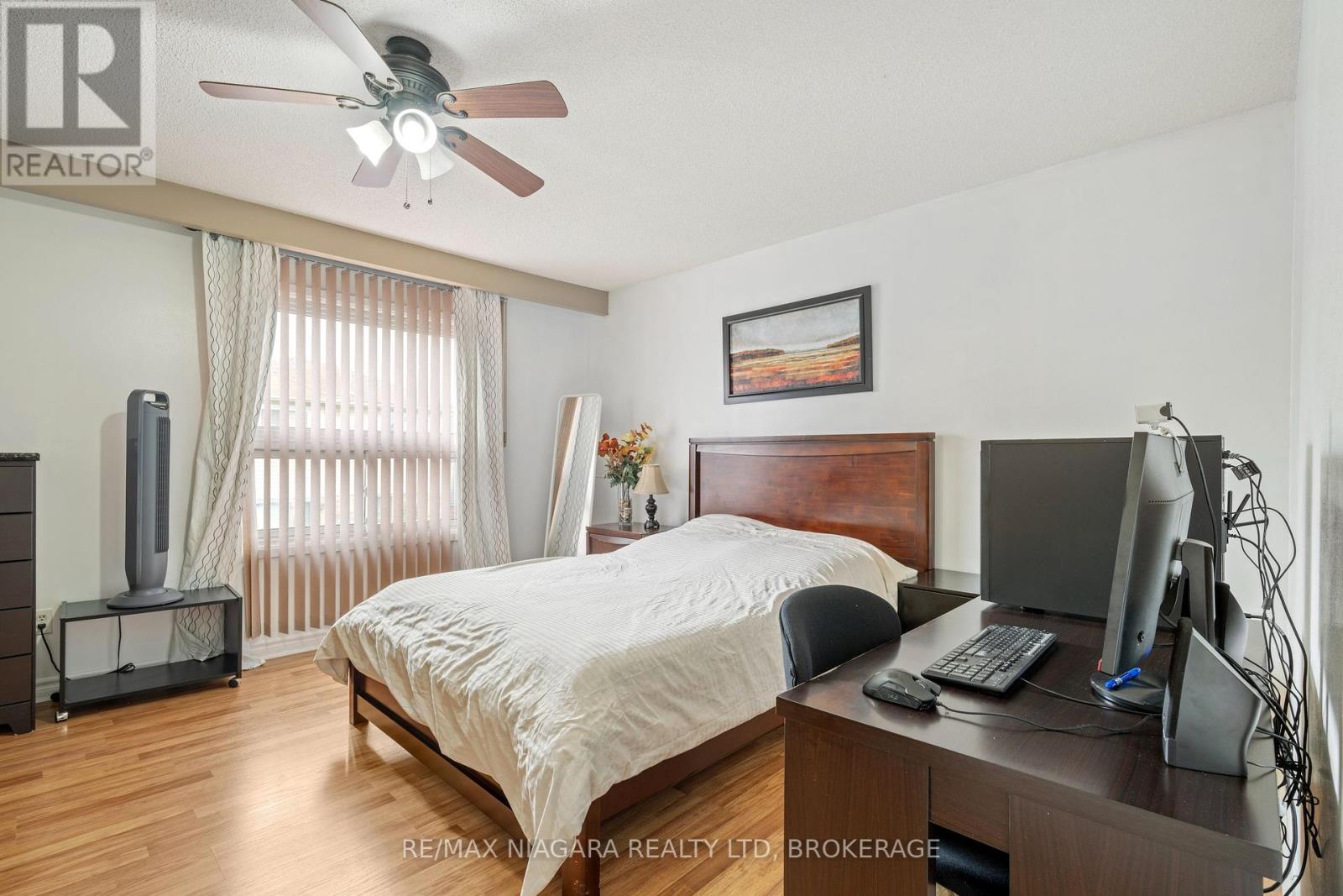 Photo 3 of 14 Bryant Court, Brampton ON