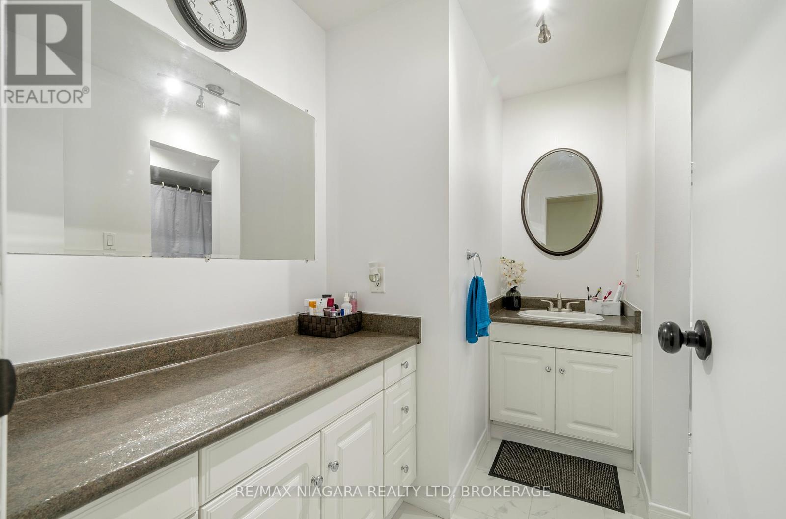 Photo 38 of 14 Bryant Court, Brampton ON