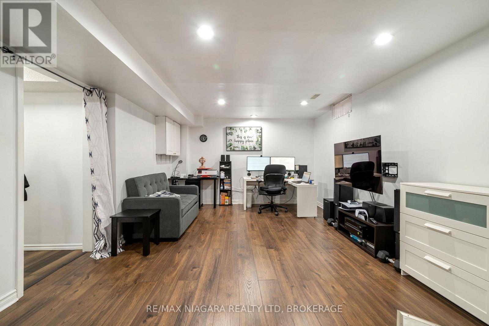 Photo 11 of 14 Bryant Court, Brampton ON