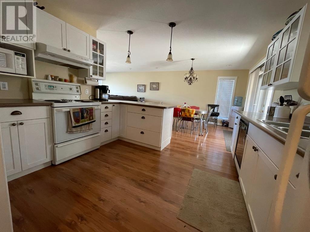 Photo 16 of 503 Makwa Drive, Loon Lake SK