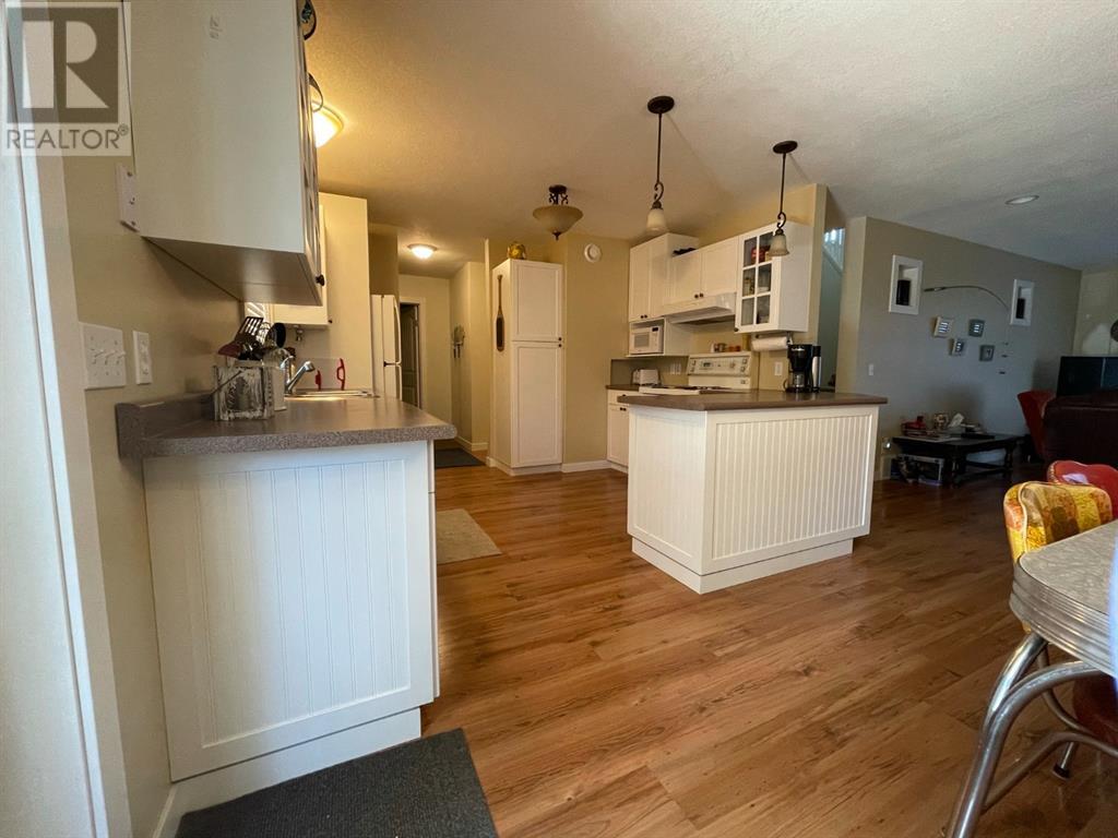 Photo 13 of 503 Makwa Drive, Loon Lake SK