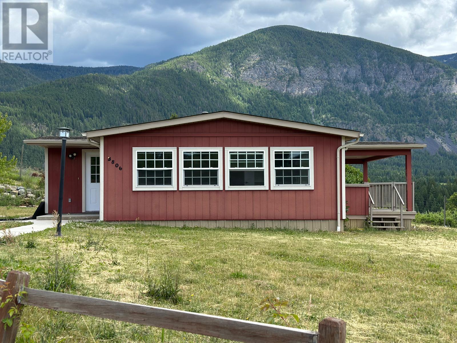 Photo 6 of 3806 38th Avenue, Creston BC