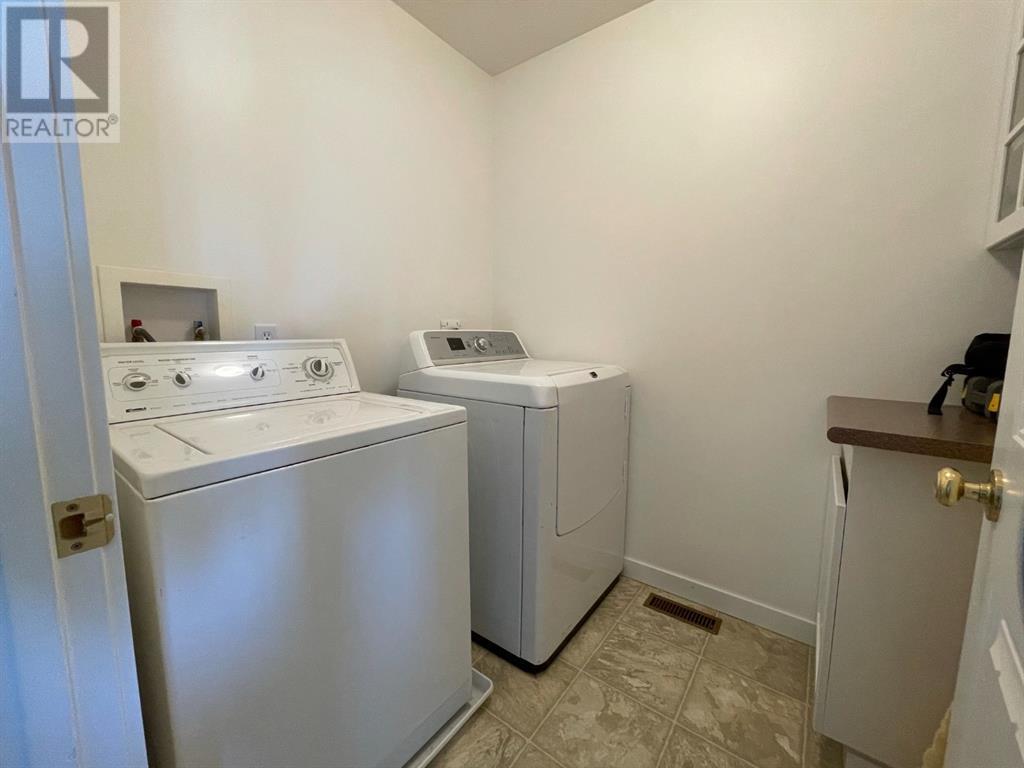 Photo 4 of 503 Makwa Drive, Loon Lake SK
