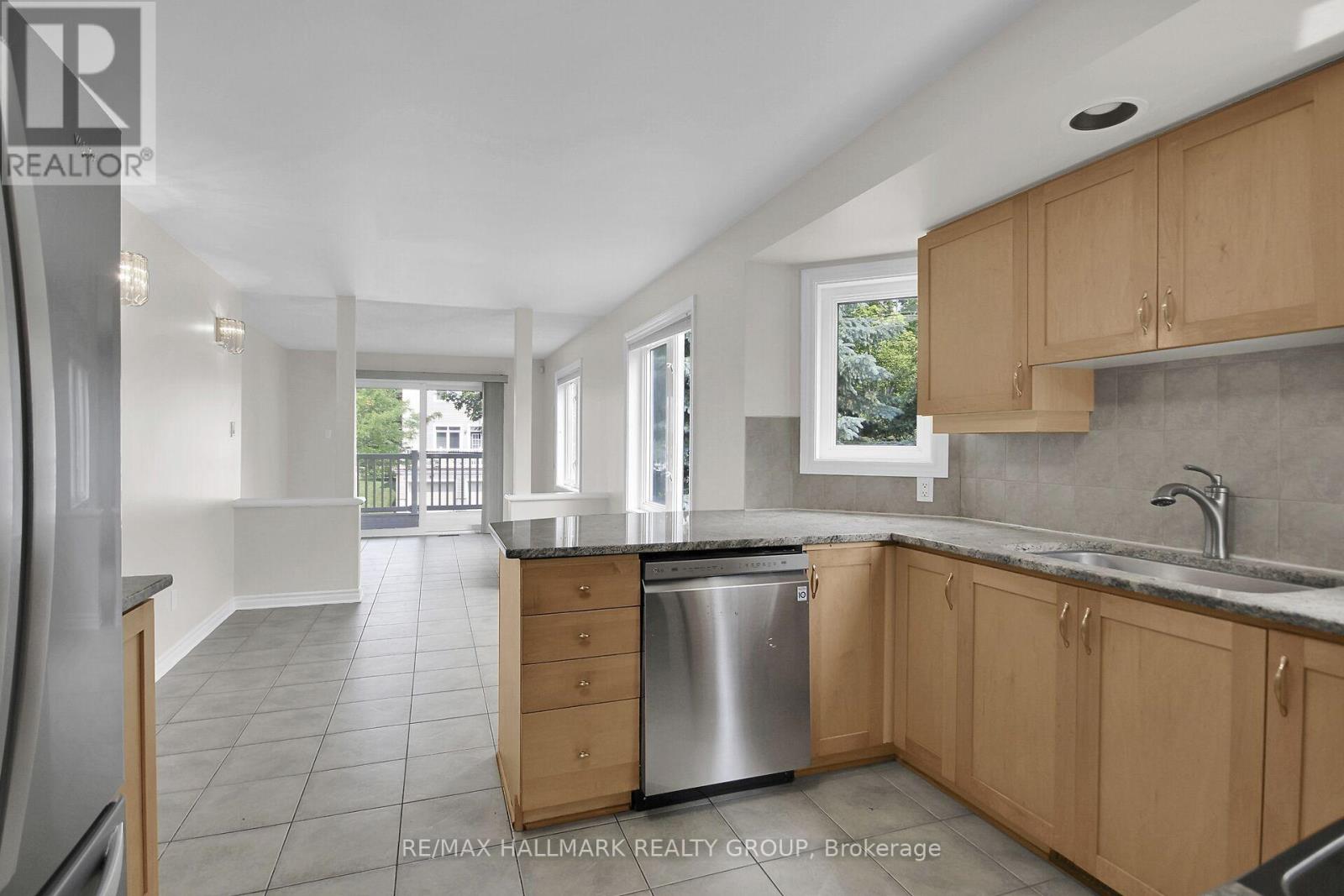 Photo 10 of 5 20 Edenvale Drive, Ottawa ON